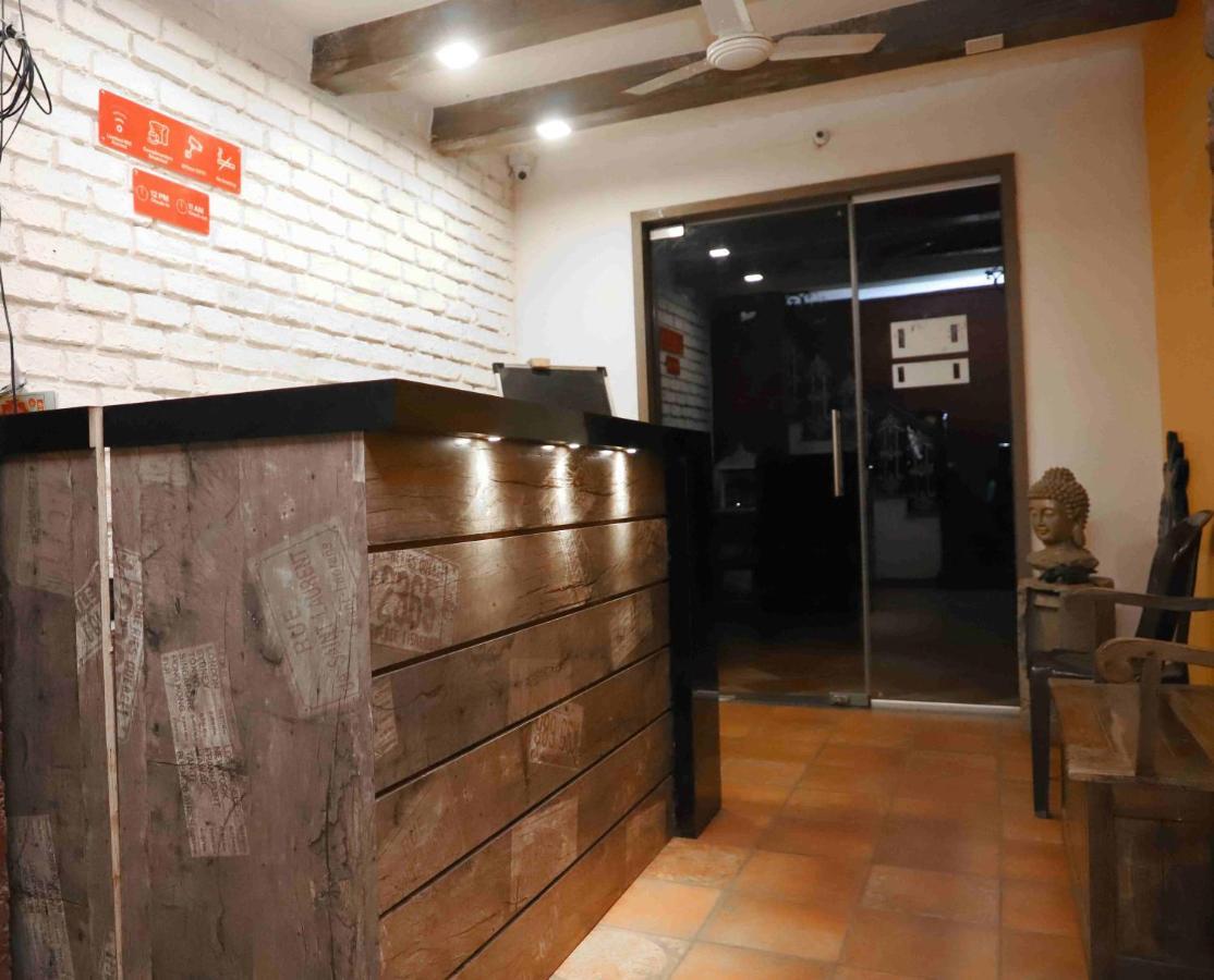 Oyo9850岩上酒店 马哈巴莱斯赫瓦尔 外观 照片
